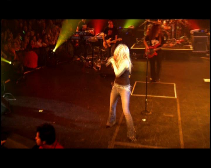 DailyDuff-dot-nl_GirlCanRockDVD-LiveInConcert2525.jpg