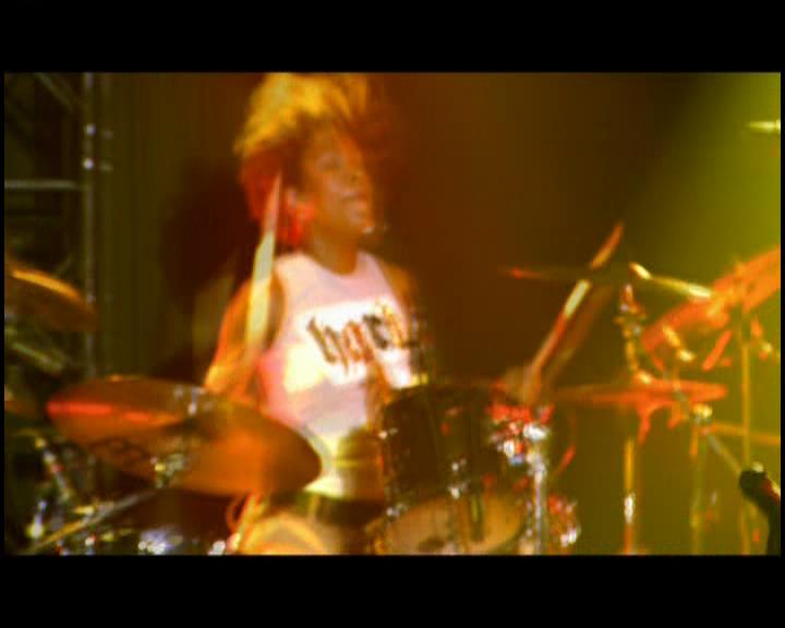 DailyDuff-dot-nl_GirlCanRockDVD-LiveInConcert2570.jpg DailyDuff-dot-nl_GirlCanRockDVD-LiveInConcert2570.jpg