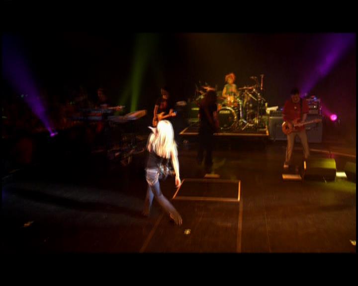 DailyDuff-dot-nl_GirlCanRockDVD-LiveInConcert2683.jpg