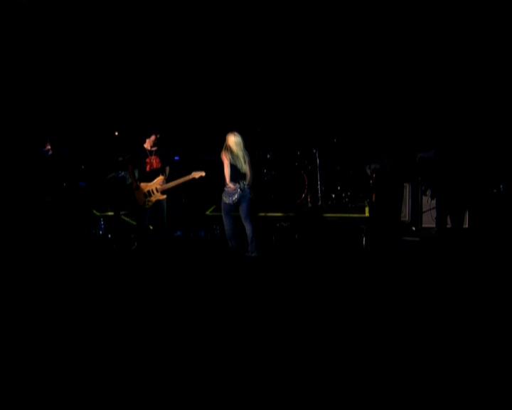 DailyDuff-dot-nl_GirlCanRockDVD-LiveInConcert2818.jpg