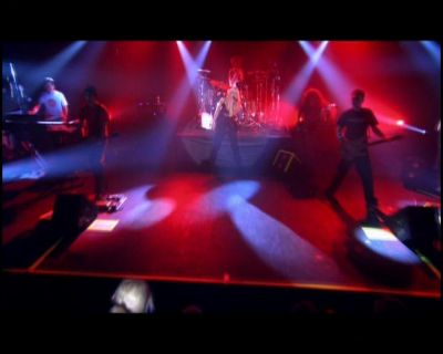 DailyDuff-dot-nl_GirlCanRockDVD-LiveInConcert0037.jpg