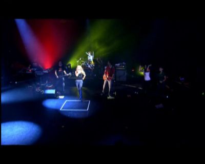 DailyDuff-dot-nl_GirlCanRockDVD-LiveInConcert0161.jpg