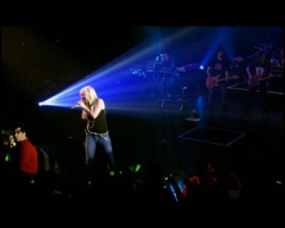 DailyDuff-dot-nl_GirlCanRockDVD-LiveInConcert0607.jpg