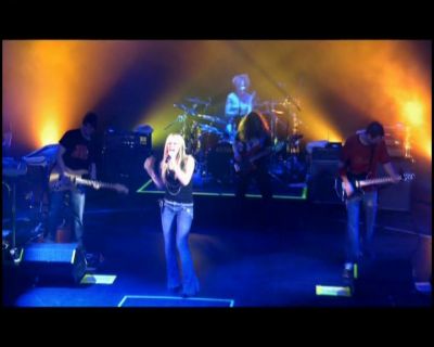 DailyDuff-dot-nl_GirlCanRockDVD-LiveInConcert0736.jpg