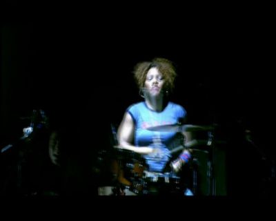 DailyDuff-dot-nl_GirlCanRockDVD-LiveInConcert2000.jpg