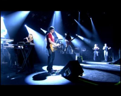 DailyDuff-dot-nl_GirlCanRockDVD-LiveInConcert2006.jpg