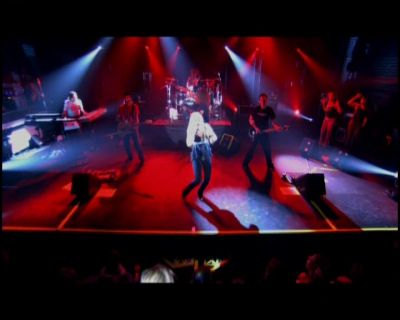 DailyDuff-dot-nl_GirlCanRockDVD-LiveInConcert2197.jpg