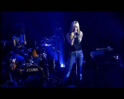 DailyDuff-dot-nl_GirlCanRockDVD-LiveInConcert2397.jpg