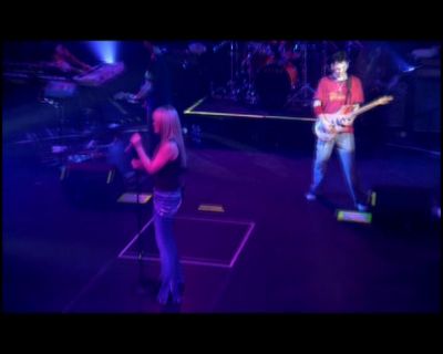 DailyDuff-dot-nl_GirlCanRockDVD-LiveInConcert2486.jpg