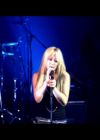 DailyDuff-dot-nl_GirlCanRockDVD-LiveInConcert0629.jpg