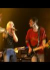 DailyDuff-dot-nl_GirlCanRockDVD-LiveInConcert0806.jpg