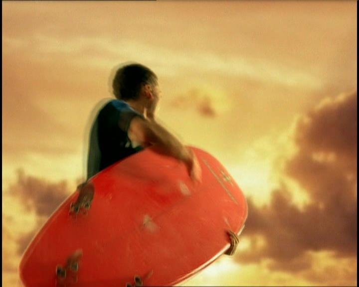 DailyDuff-dot-nl_GirlCanRockDVD-MusicVideoSoYesterday0026.jpg