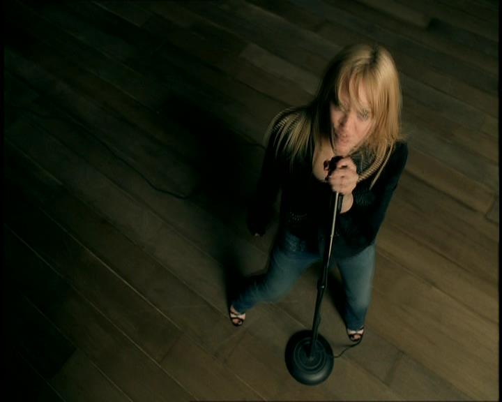 DailyDuff-dot-nl_GirlCanRockDVD-MusicVideoSoYesterday0042.jpg