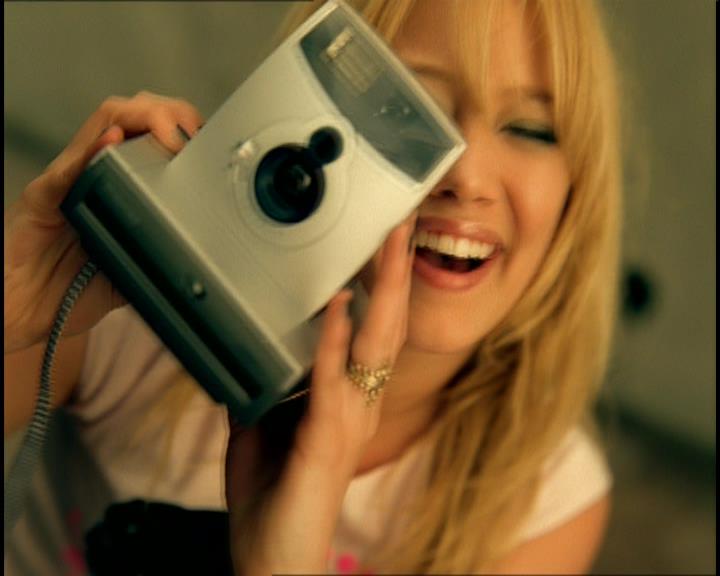 DailyDuff-dot-nl_GirlCanRockDVD-MusicVideoSoYesterday0077.jpg