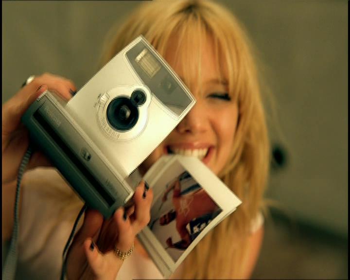 DailyDuff-dot-nl_GirlCanRockDVD-MusicVideoSoYesterday0081.jpg