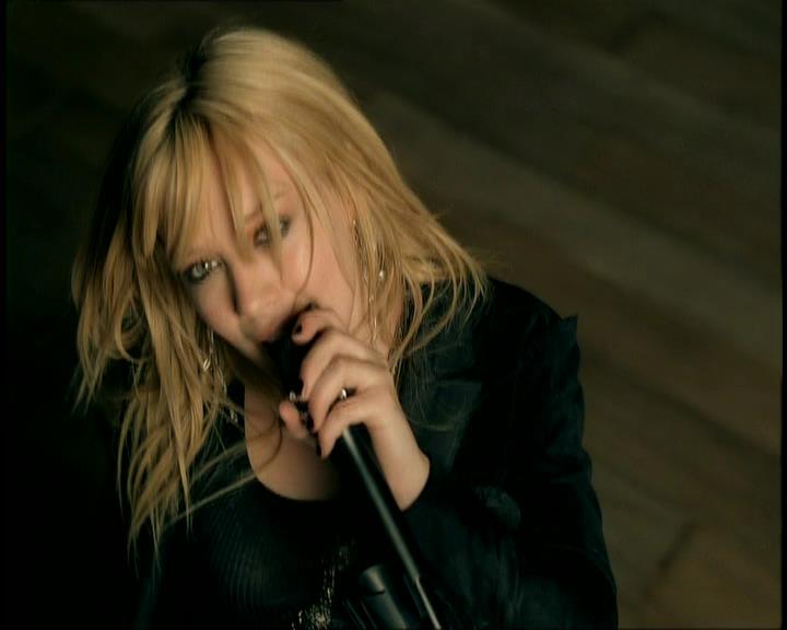 DailyDuff-dot-nl_GirlCanRockDVD-MusicVideoSoYesterday0095.jpg