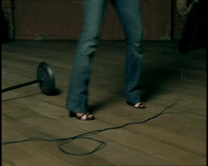 DailyDuff-dot-nl_GirlCanRockDVD-MusicVideoSoYesterday0097.jpg
