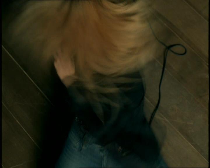 DailyDuff-dot-nl_GirlCanRockDVD-MusicVideoSoYesterday0100.jpg