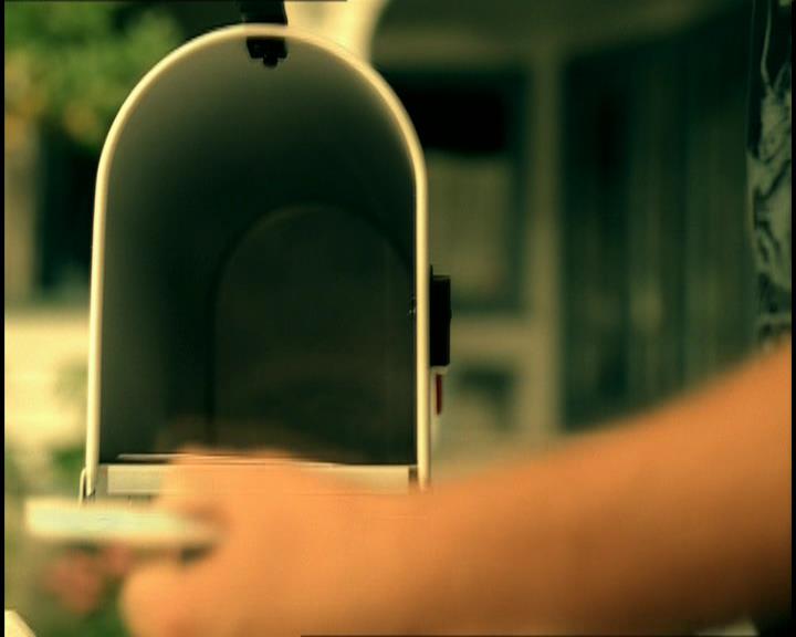 DailyDuff-dot-nl_GirlCanRockDVD-MusicVideoSoYesterday0104.jpg