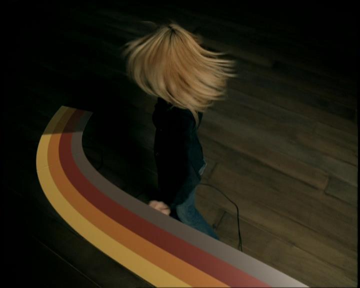 DailyDuff-dot-nl_GirlCanRockDVD-MusicVideoSoYesterday0124.jpg