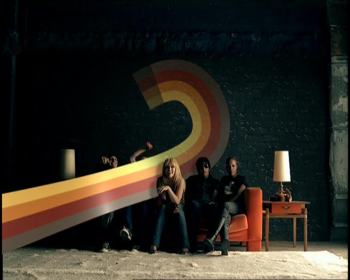 DailyDuff-dot-nl_GirlCanRockDVD-MusicVideoSoYesterday0126.jpg