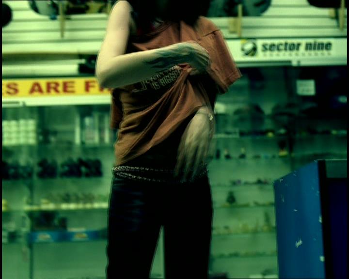 DailyDuff-dot-nl_GirlCanRockDVD-MusicVideoSoYesterday0139.jpg