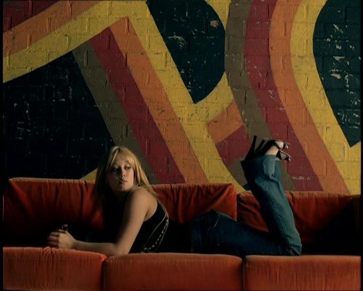 DailyDuff-dot-nl_GirlCanRockDVD-MusicVideoSoYesterday0142.jpg