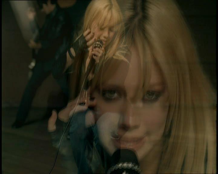 DailyDuff-dot-nl_GirlCanRockDVD-MusicVideoSoYesterday0149.jpg