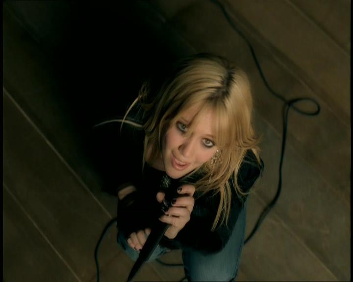 DailyDuff-dot-nl_GirlCanRockDVD-MusicVideoSoYesterday0151.jpg