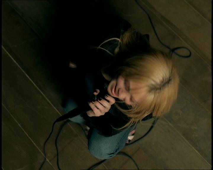 DailyDuff-dot-nl_GirlCanRockDVD-MusicVideoSoYesterday0152.jpg