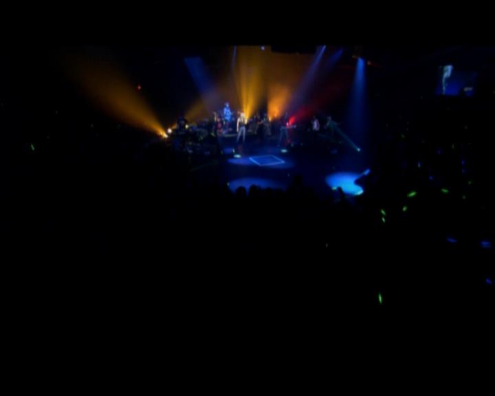 DailyDuff-dot-nl_GirlCanRockDVD-MusicVideoSoYesterdayLive0019.jpg