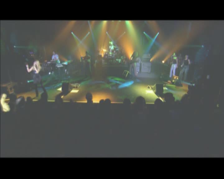 DailyDuff-dot-nl_GirlCanRockDVD-MusicVideoSoYesterdayLive0061.jpg