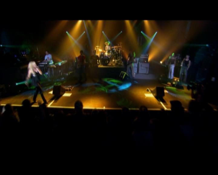 DailyDuff-dot-nl_GirlCanRockDVD-MusicVideoSoYesterdayLive0062.jpg