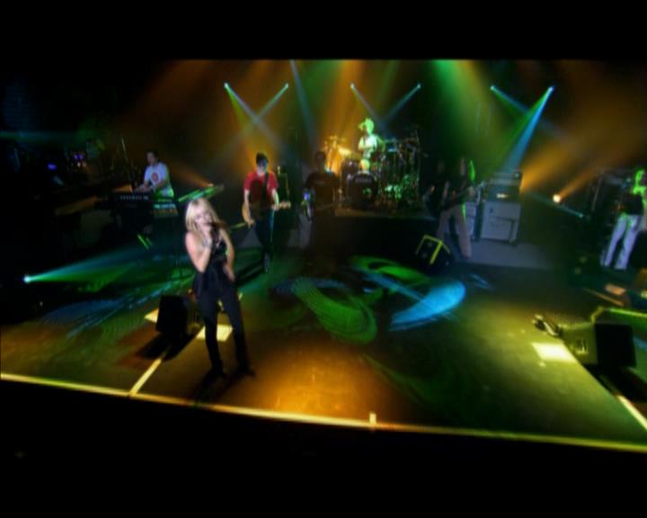 DailyDuff-dot-nl_GirlCanRockDVD-MusicVideoSoYesterdayLive0064.jpg