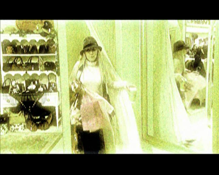 DailyDuff-dot-nl_GirlCanRockDVD-MusicVideoSoYesterdayLive0075.jpg