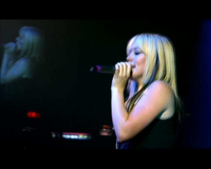 DailyDuff-dot-nl_GirlCanRockDVD-MusicVideoSoYesterdayLive0098.jpg