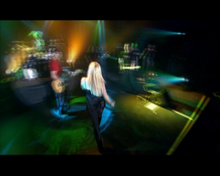 DailyDuff-dot-nl_GirlCanRockDVD-MusicVideoSoYesterdayLive0160.jpg
