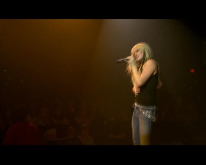 DailyDuff-dot-nl_GirlCanRockDVD-MusicVideoSoYesterdayLive0197.jpg