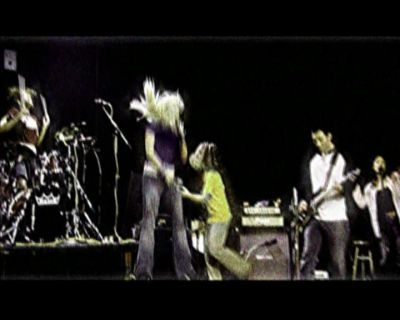 DailyDuff-dot-nl_GirlCanRockDVD-MusicVideoSoYesterdayLive0179.jpg