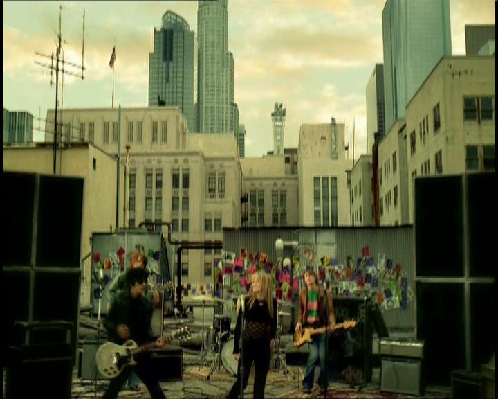 DailyDuff-dot-nl_GirlCanRockDVD-MusicVideoWhyNot0012.jpg