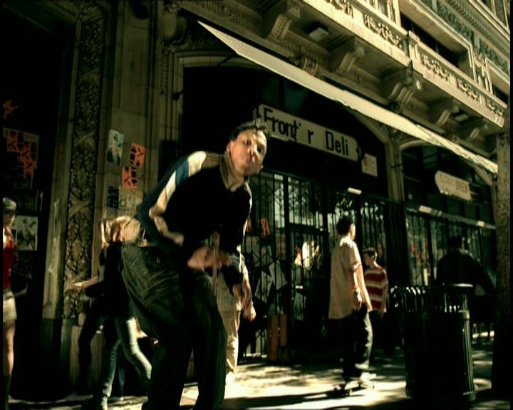 DailyDuff-dot-nl_GirlCanRockDVD-MusicVideoWhyNot0056.jpg