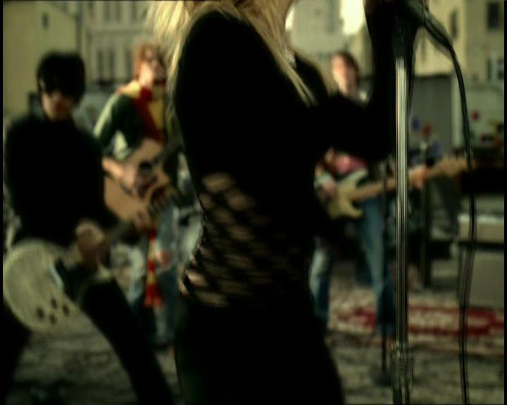 DailyDuff-dot-nl_GirlCanRockDVD-MusicVideoWhyNot0063.jpg