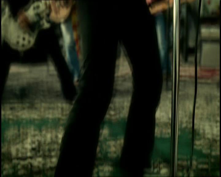 DailyDuff-dot-nl_GirlCanRockDVD-MusicVideoWhyNot0064.jpg
