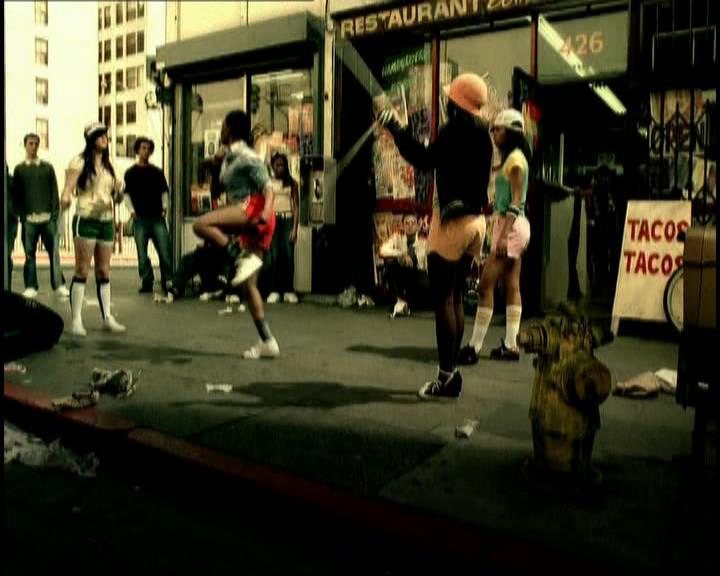 DailyDuff-dot-nl_GirlCanRockDVD-MusicVideoWhyNot0069.jpg