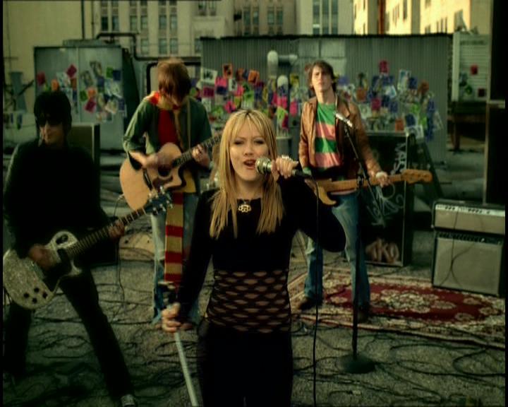 DailyDuff-dot-nl_GirlCanRockDVD-MusicVideoWhyNot0072.jpg