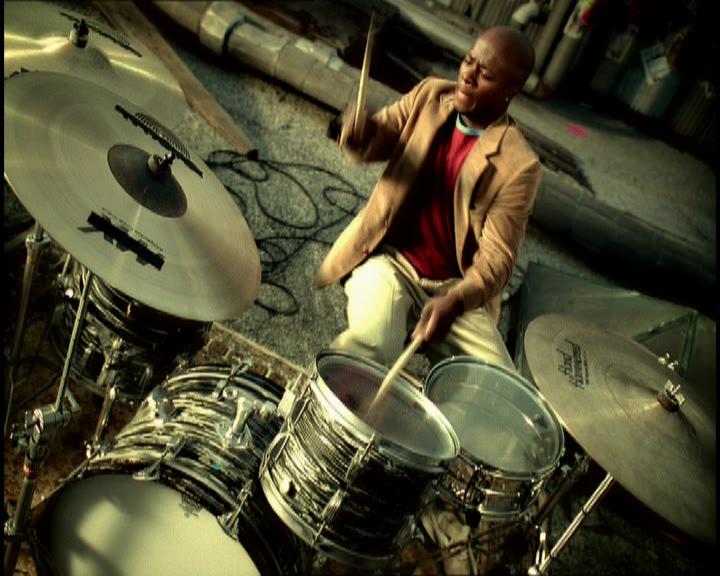 DailyDuff-dot-nl_GirlCanRockDVD-MusicVideoWhyNot0101.jpg