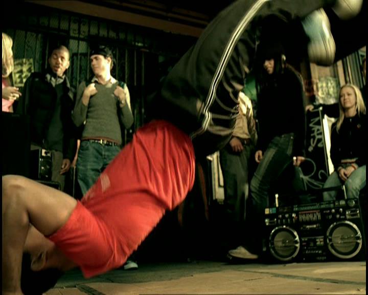 DailyDuff-dot-nl_GirlCanRockDVD-MusicVideoWhyNot0117.jpg