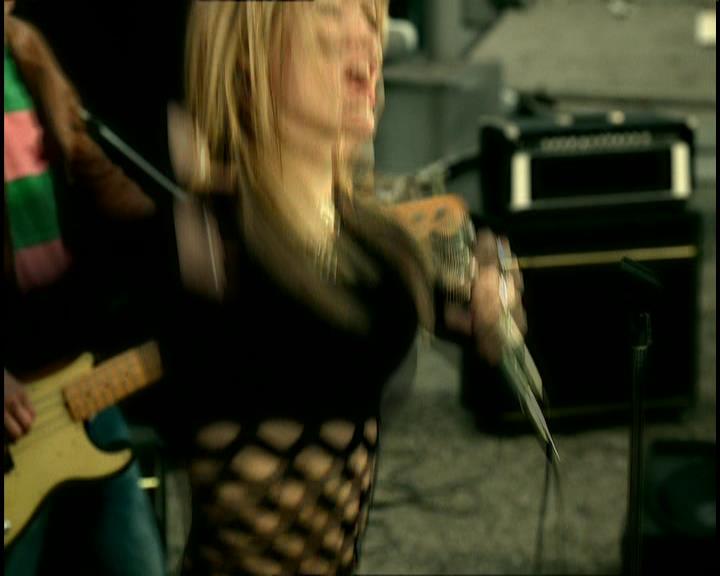 DailyDuff-dot-nl_GirlCanRockDVD-MusicVideoWhyNot0150.jpg