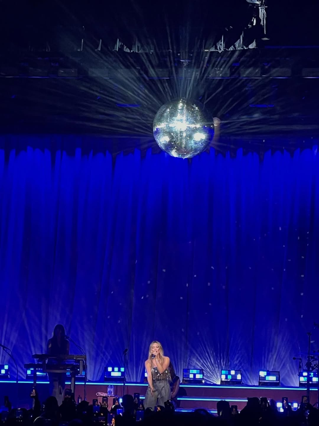 outfit1-056.jpg outfit1-056.jpg