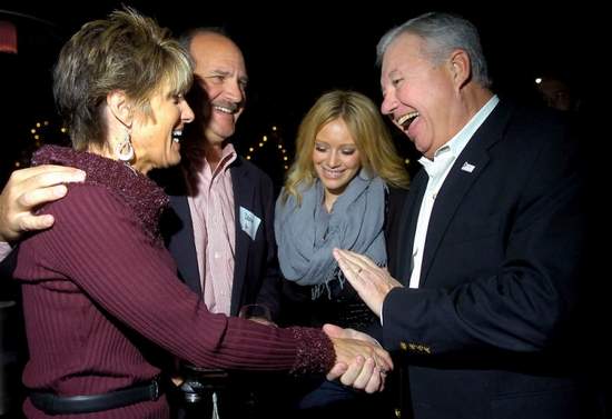 2009-BlessingsinaBackpackFundraiser002.jpg